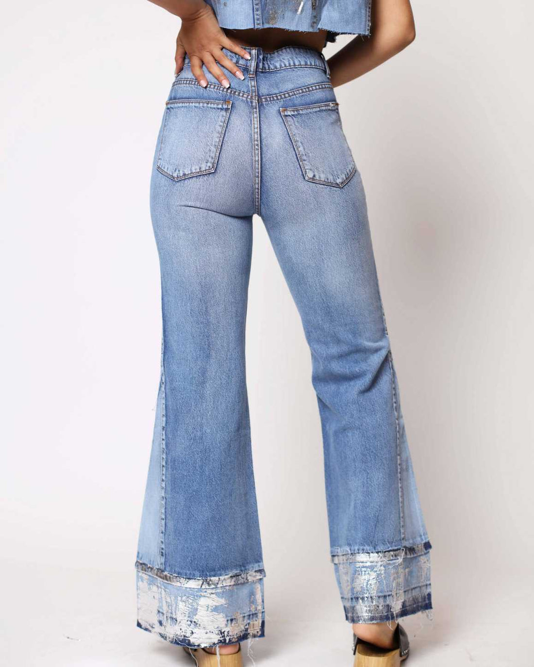 Jeans Ella Flare Metalizado Plata